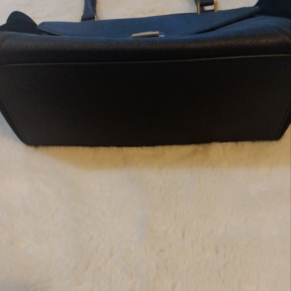 Kate Spade Tote - Picture 3 of 10